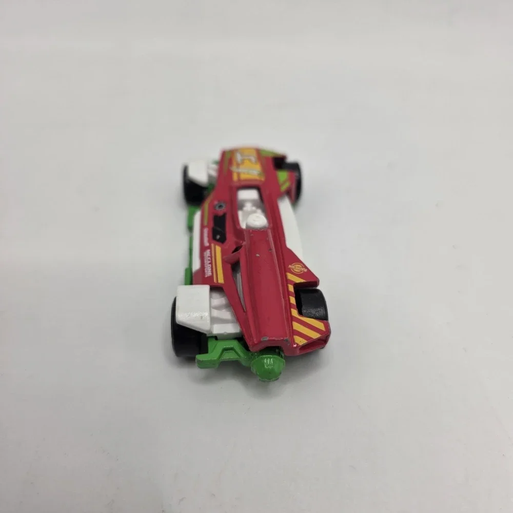 Hot Wheels Med-Evil Die-Cast Car Red‎ Green  2006 Mattel